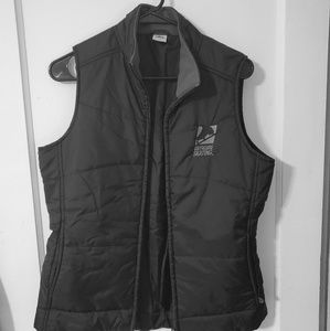 Black vest with USFSA logo